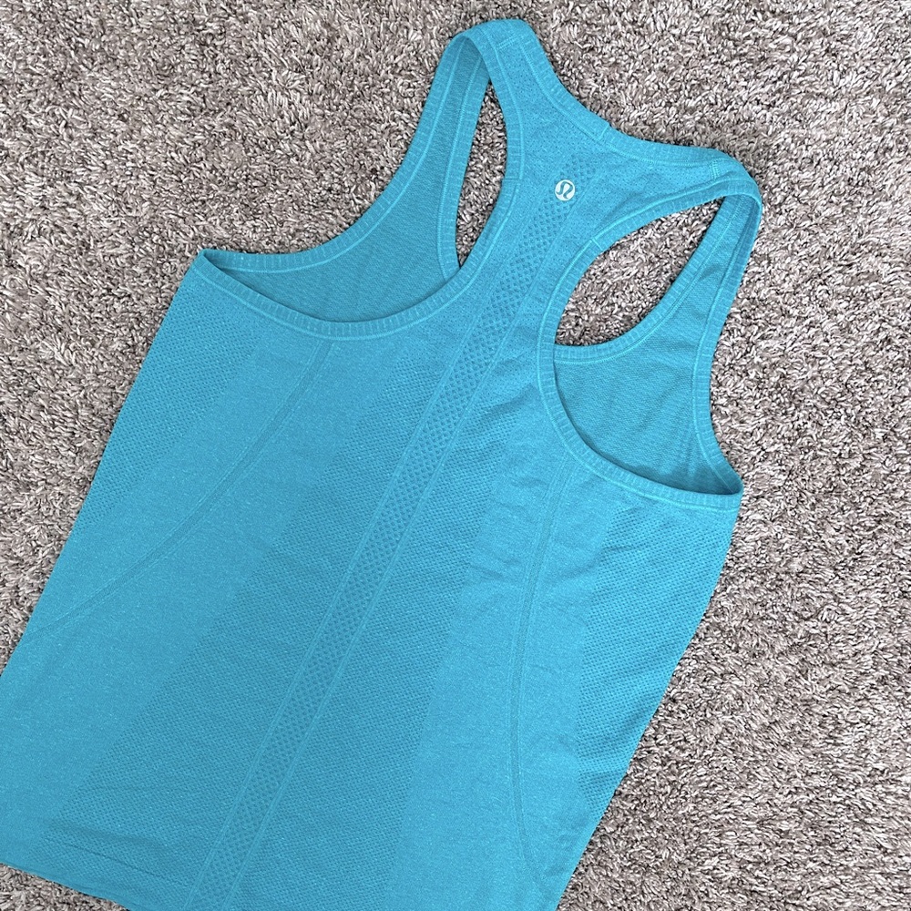 lululemon swiftly tech tank top size 8 blue